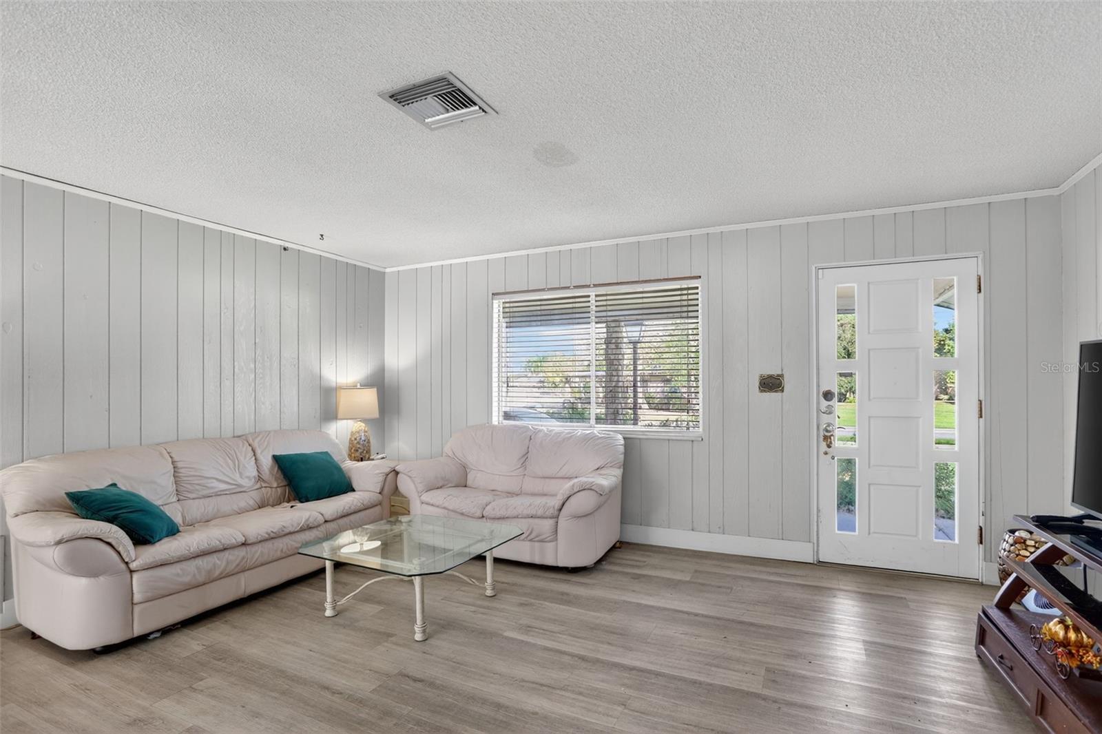 PARADISE POINT 3RD SEC REP OF BLK E - Residential