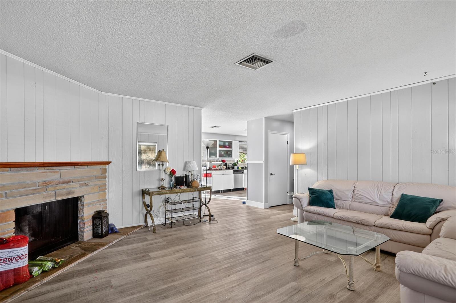 PARADISE POINT 3RD SEC REP OF BLK E - Residential