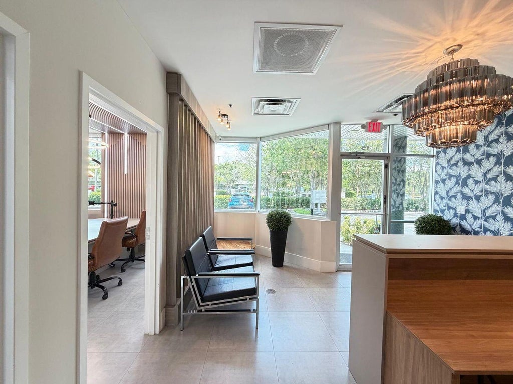 Photo of 7901 Kingspointe Parkway #15, Orlando, FL 32819 (MLS # O6433319)