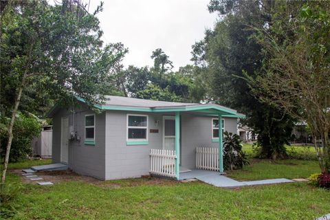 A home in WINTER HAVEN