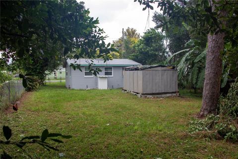 A home in WINTER HAVEN