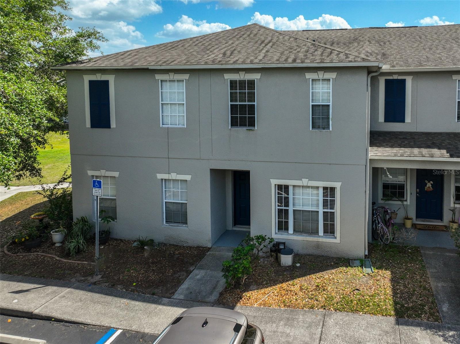 KINGS LAKE TWNHMS - Residential Lease