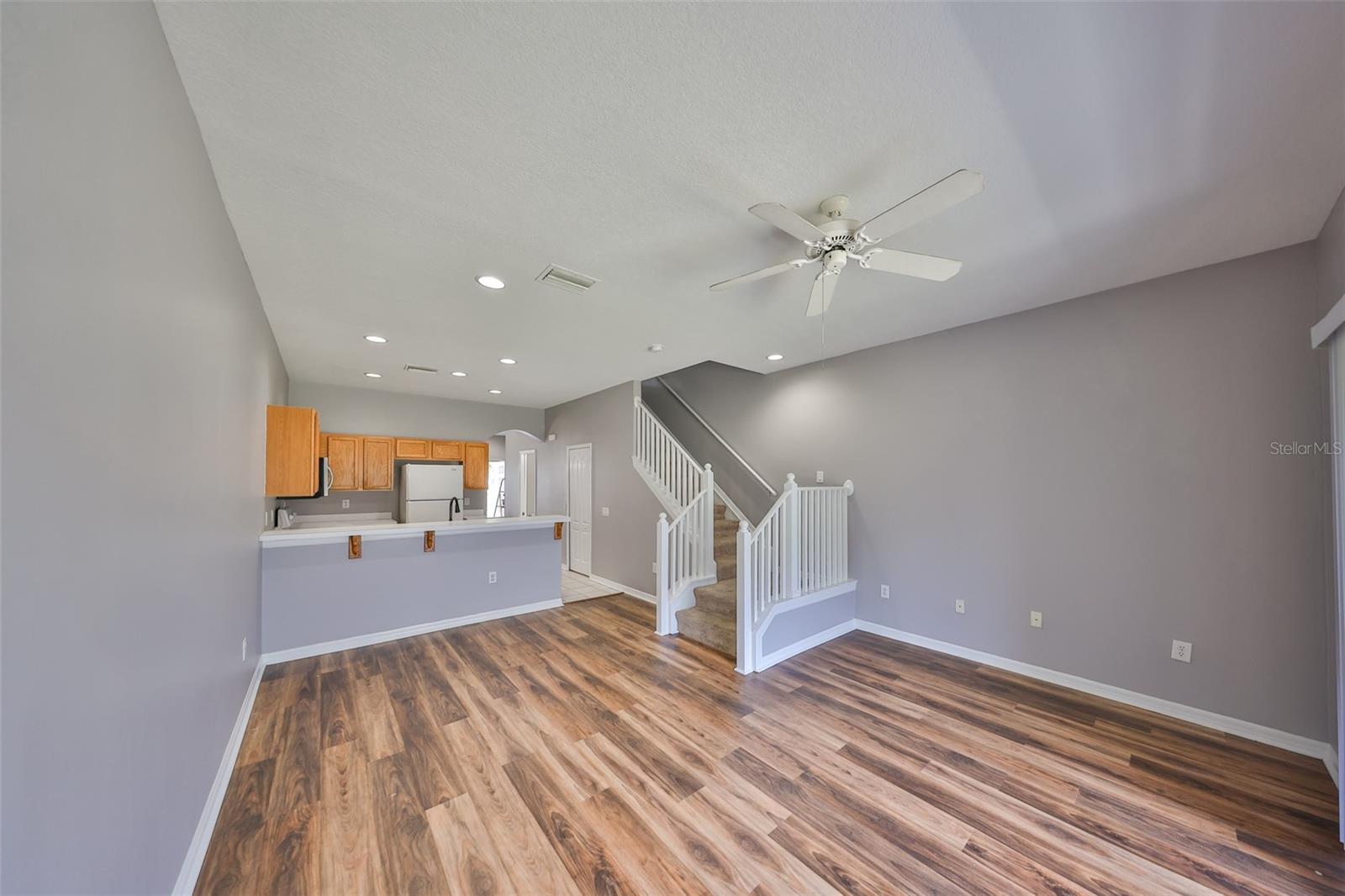 KINGS LAKE TWNHMS - Residential Lease