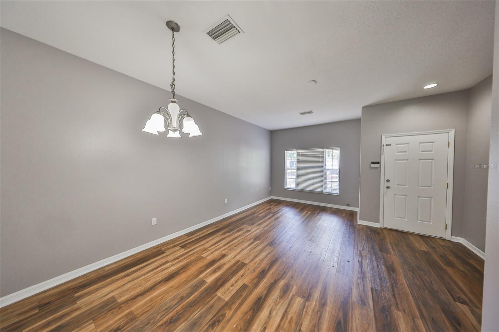 KINGS LAKE TWNHMS - Residential Lease