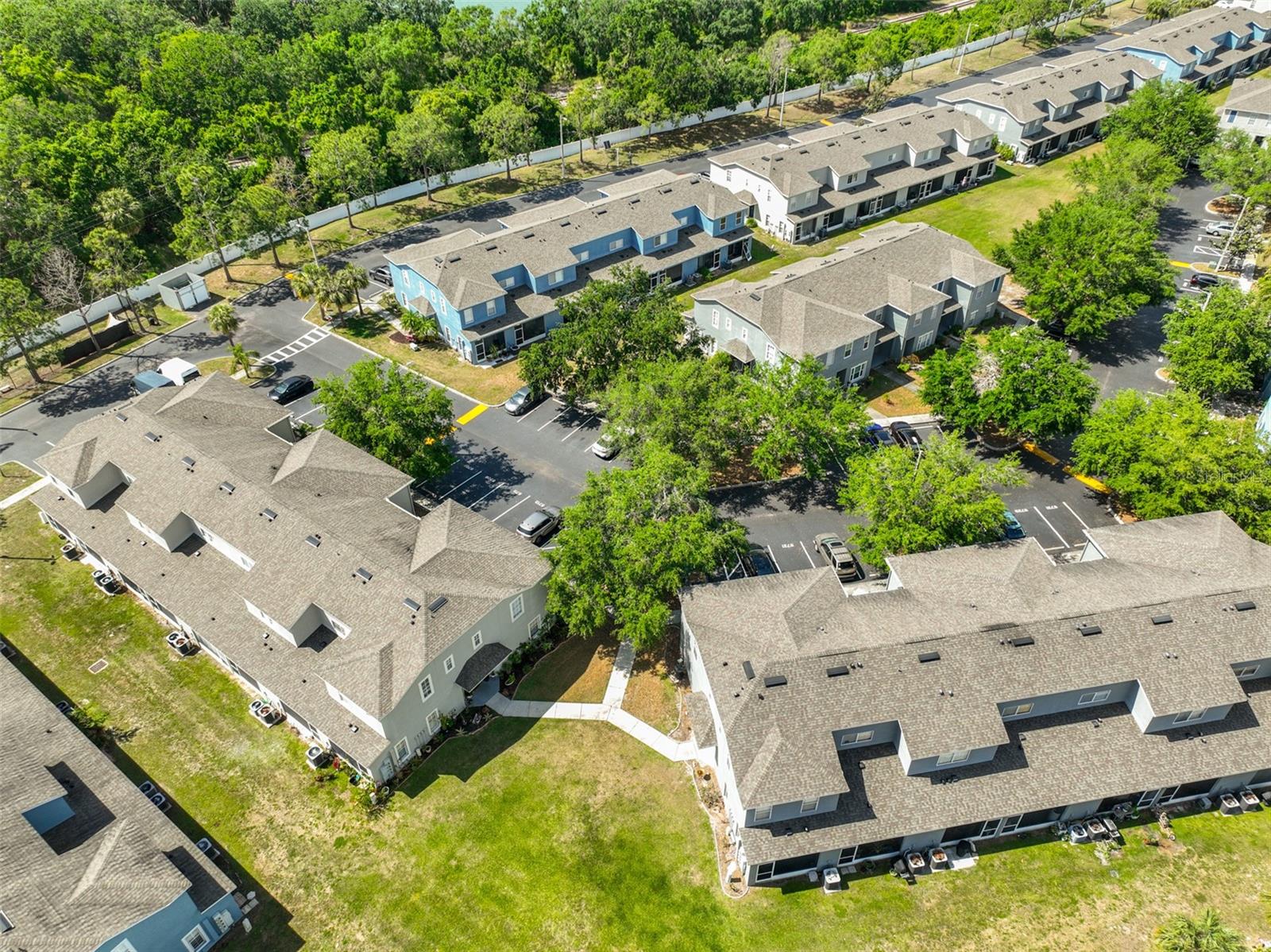 KINGS LAKE TWNHMS - Residential Lease