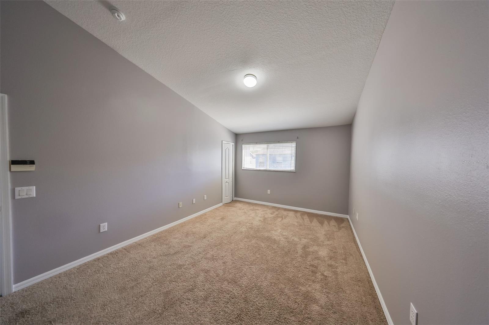 KINGS LAKE TWNHMS - Residential Lease