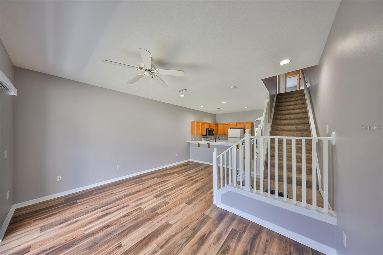 KINGS LAKE TWNHMS - Residential Lease