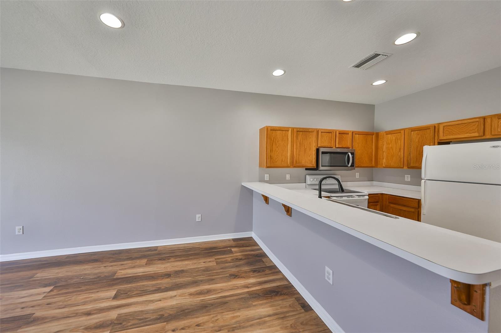 KINGS LAKE TWNHMS - Residential Lease