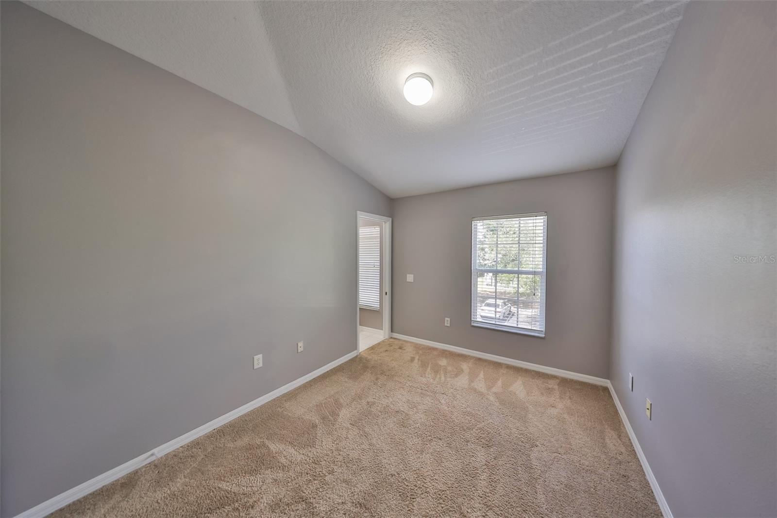 KINGS LAKE TWNHMS - Residential Lease