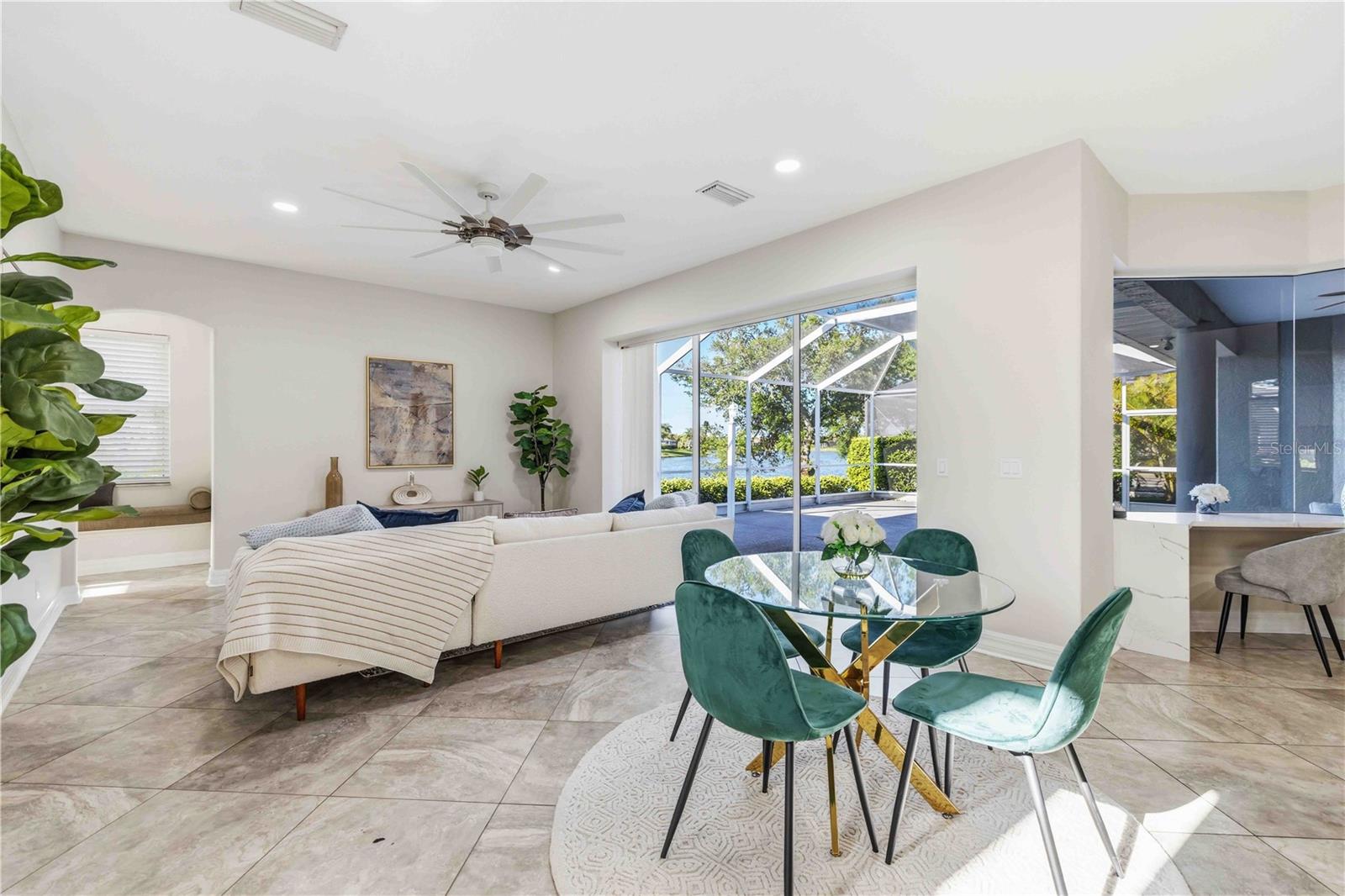 BARTON FARMS, LAUREL LAKES - Residential