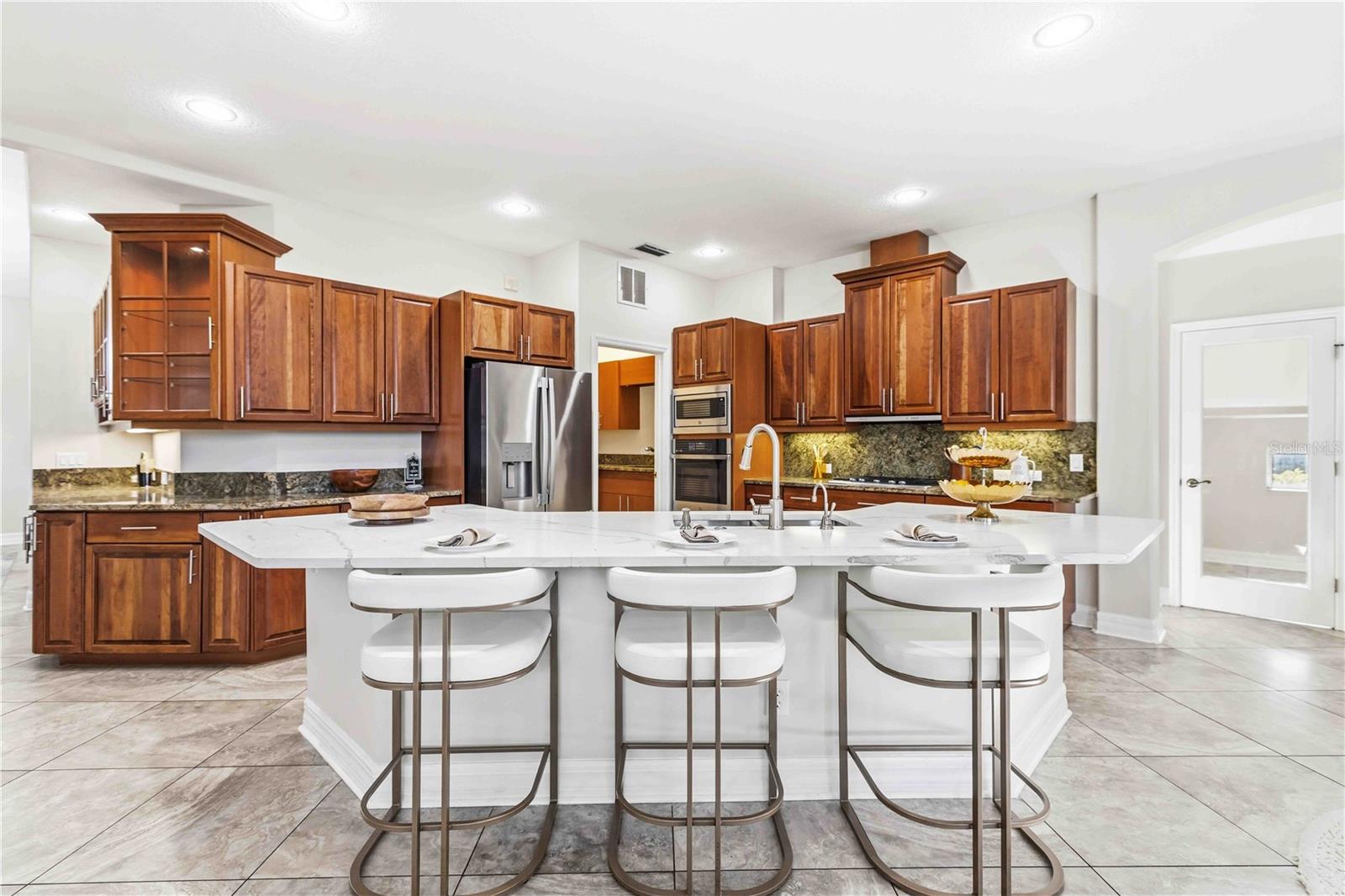 BARTON FARMS, LAUREL LAKES - Residential