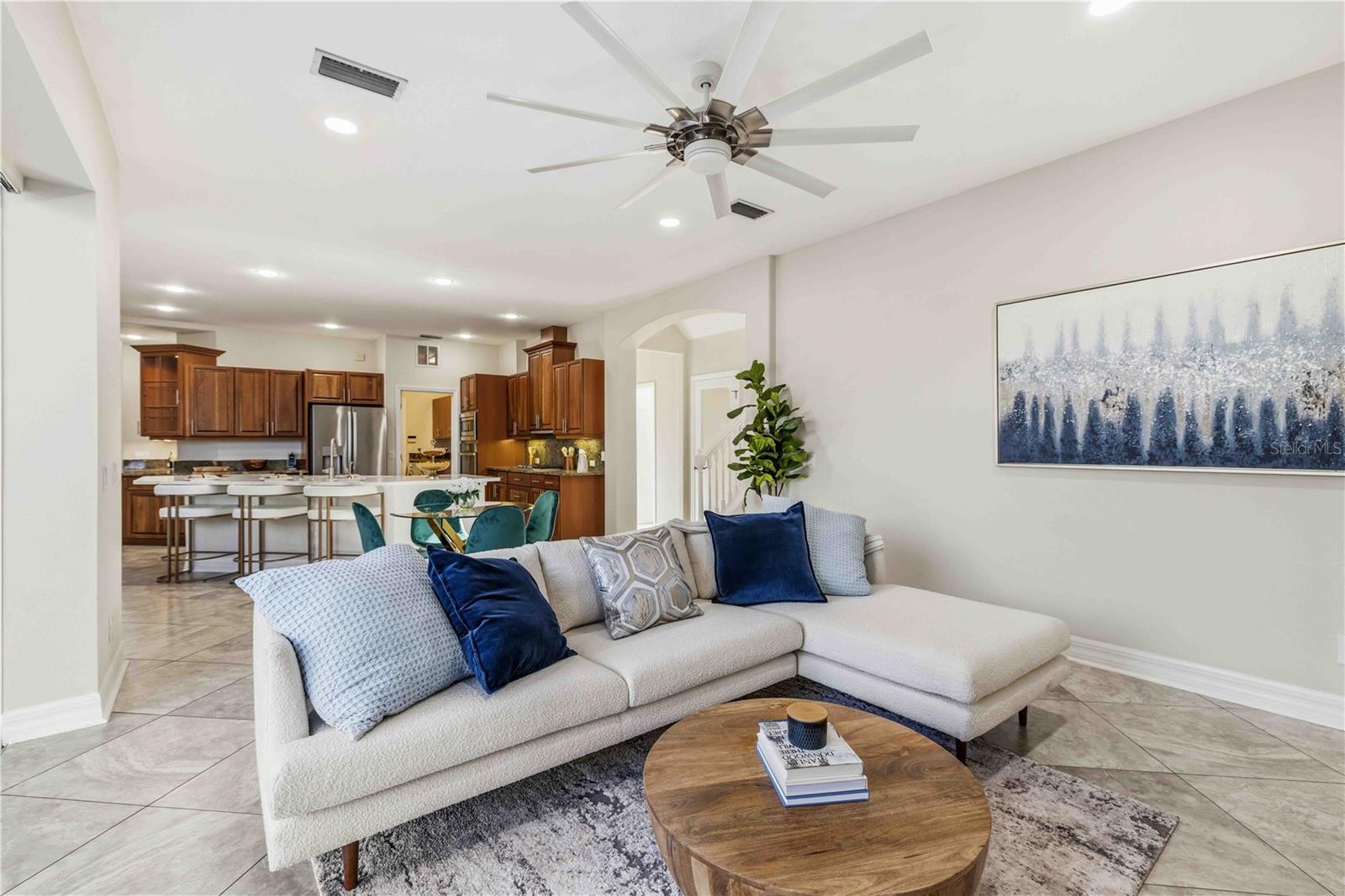 BARTON FARMS, LAUREL LAKES - Residential