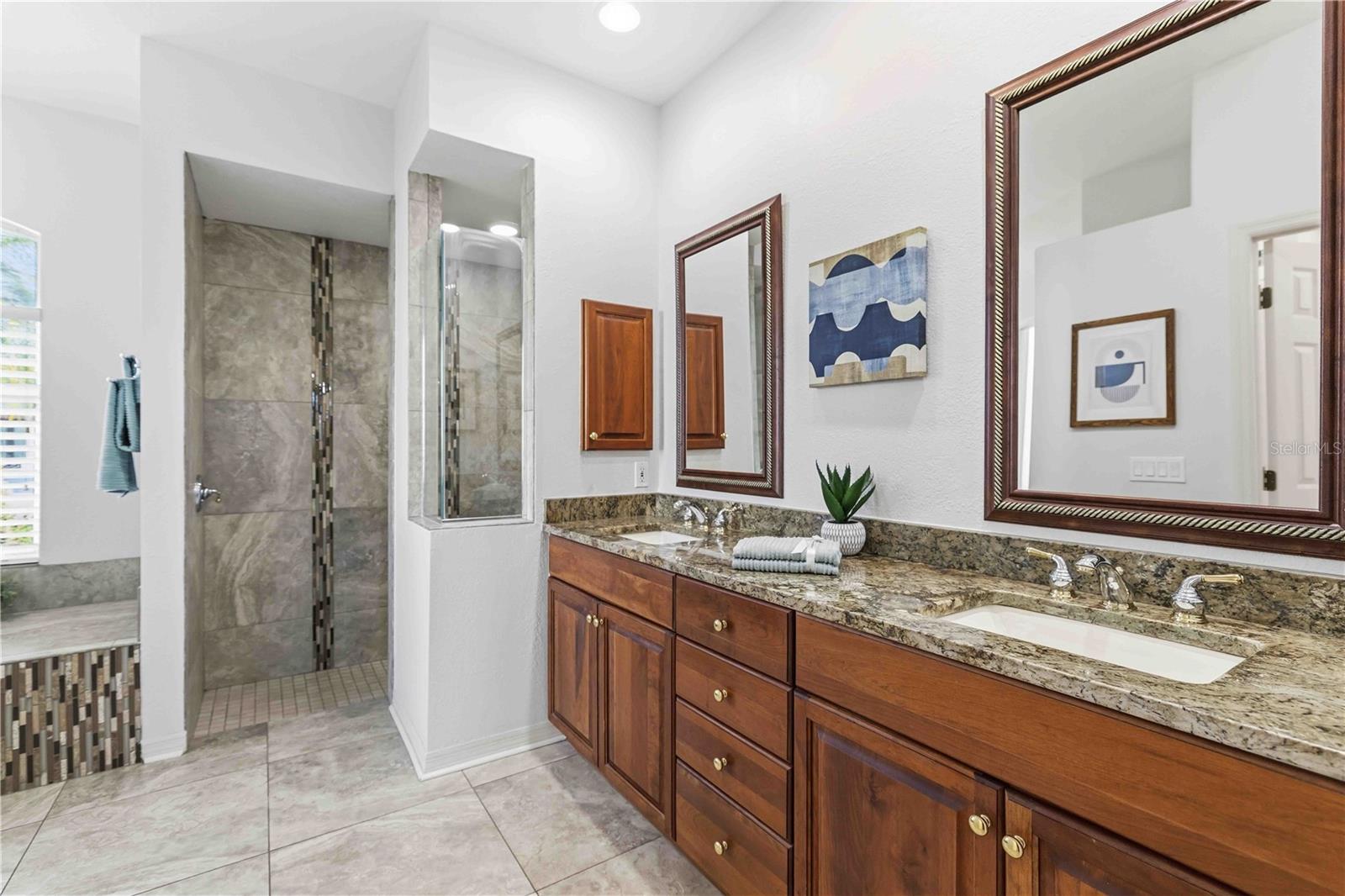 BARTON FARMS, LAUREL LAKES - Residential