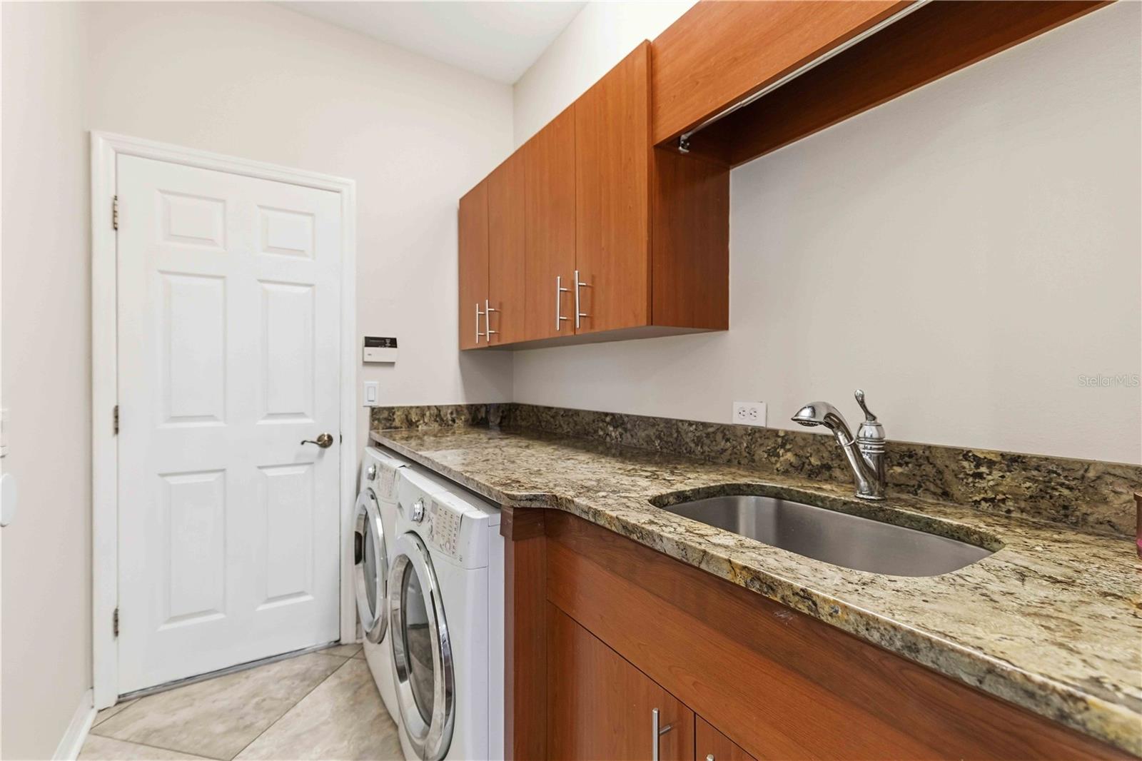 BARTON FARMS, LAUREL LAKES - Residential