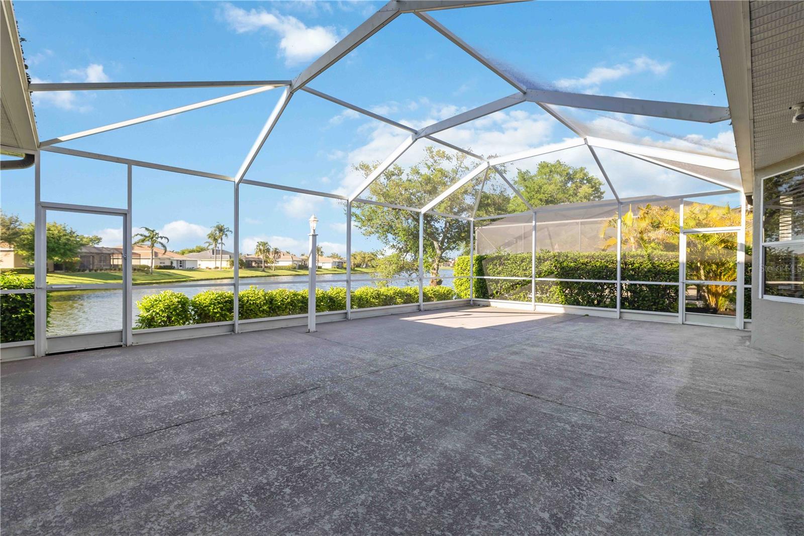 BARTON FARMS, LAUREL LAKES - Residential