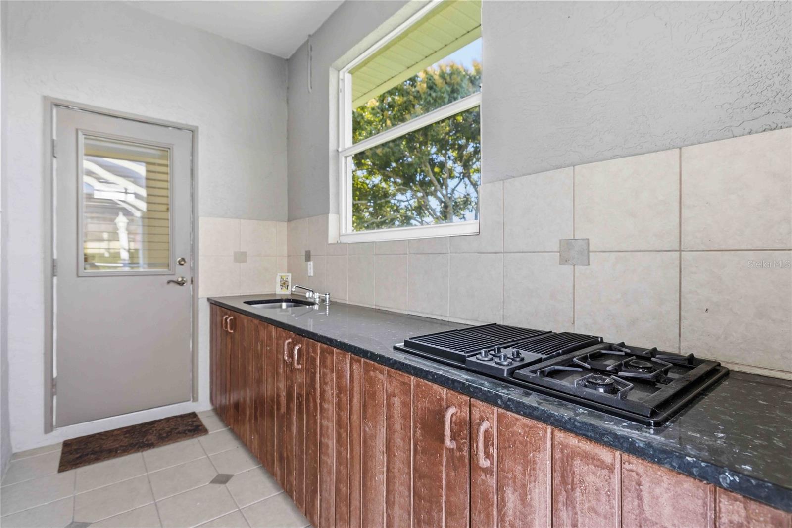 BARTON FARMS, LAUREL LAKES - Residential