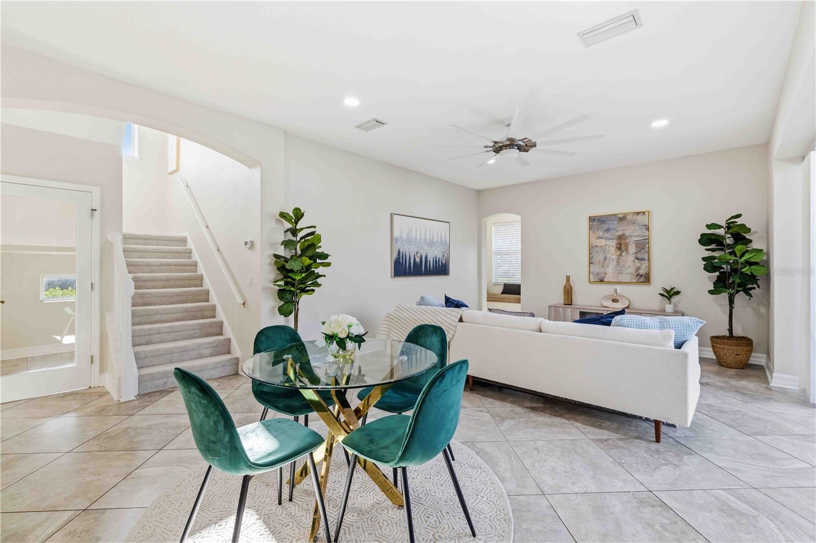 BARTON FARMS, LAUREL LAKES - Residential