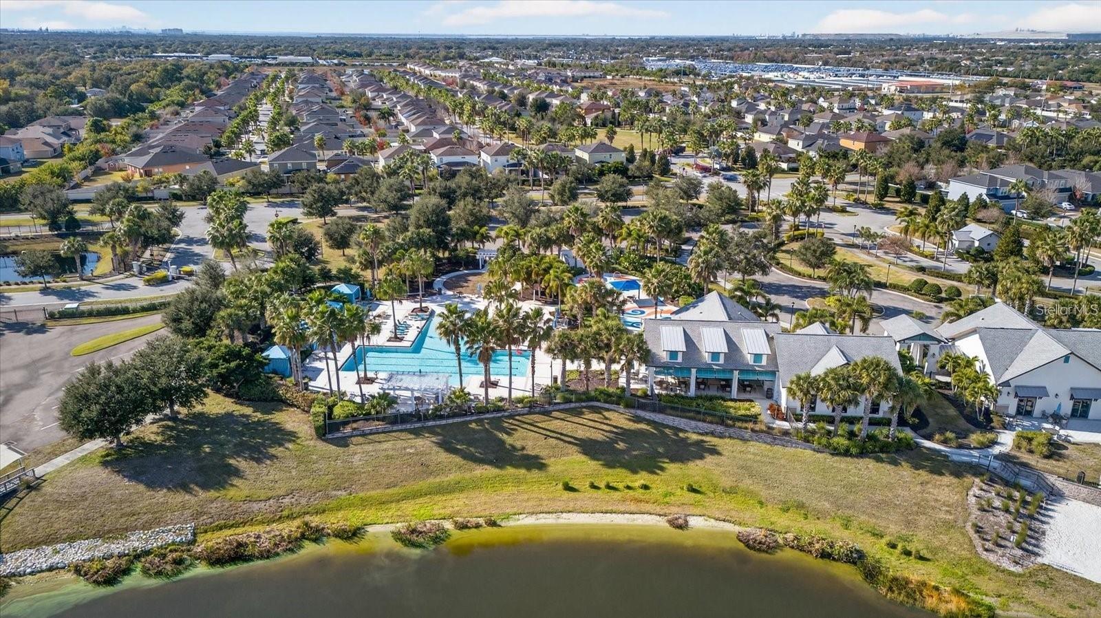 LUCAYA LAKE CLUB TWNHMS PH 2B - Residential