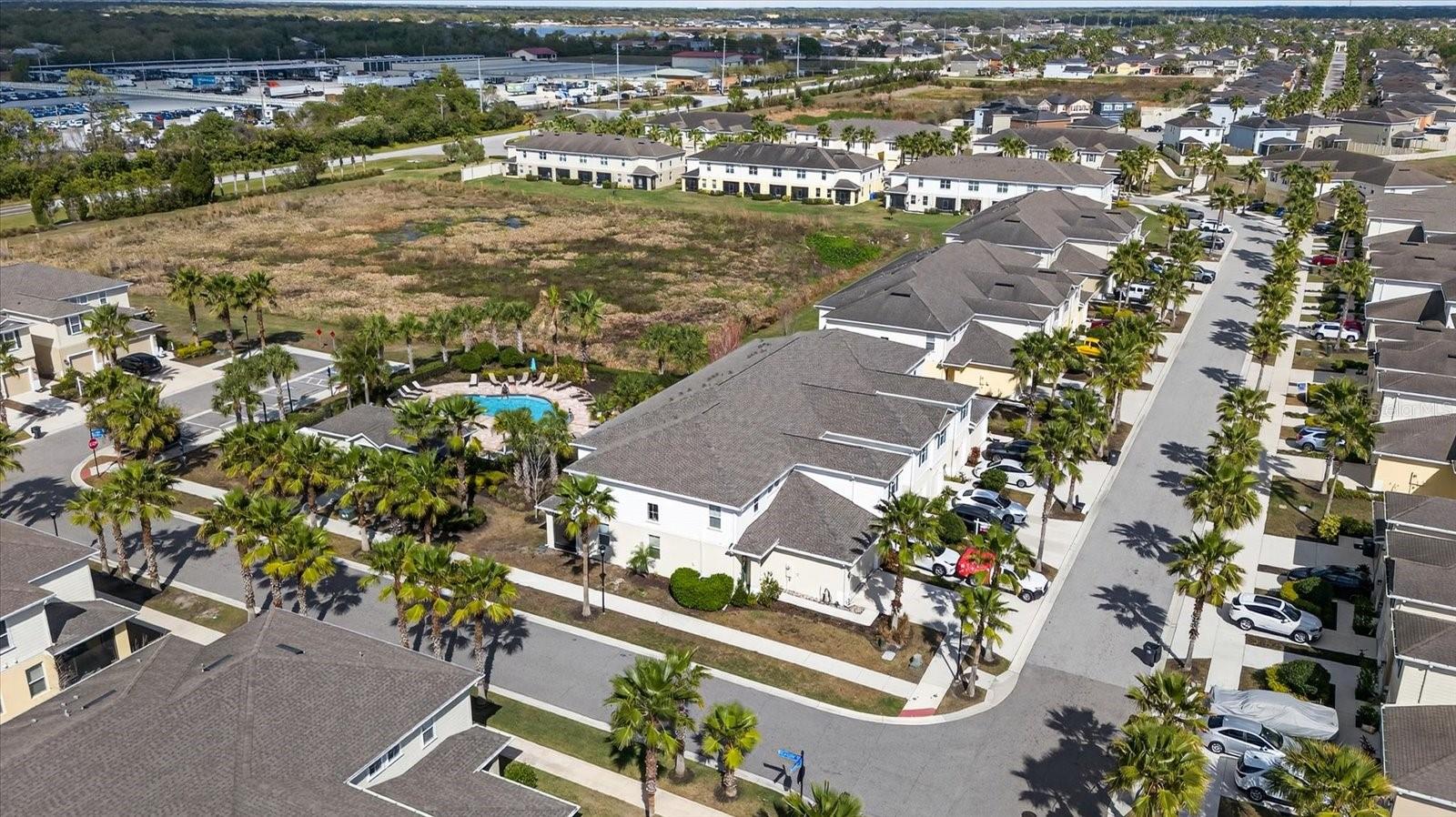 LUCAYA LAKE CLUB TWNHMS PH 2B - Residential