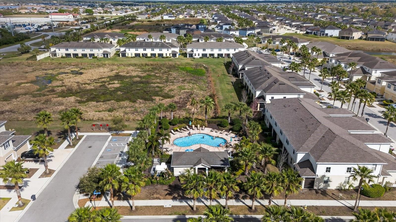 LUCAYA LAKE CLUB TWNHMS PH 2B - Residential