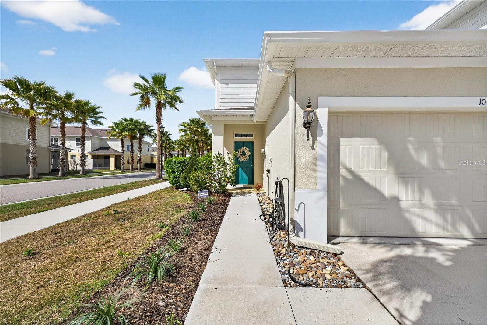 LUCAYA LAKE CLUB TWNHMS PH 2B - Residential