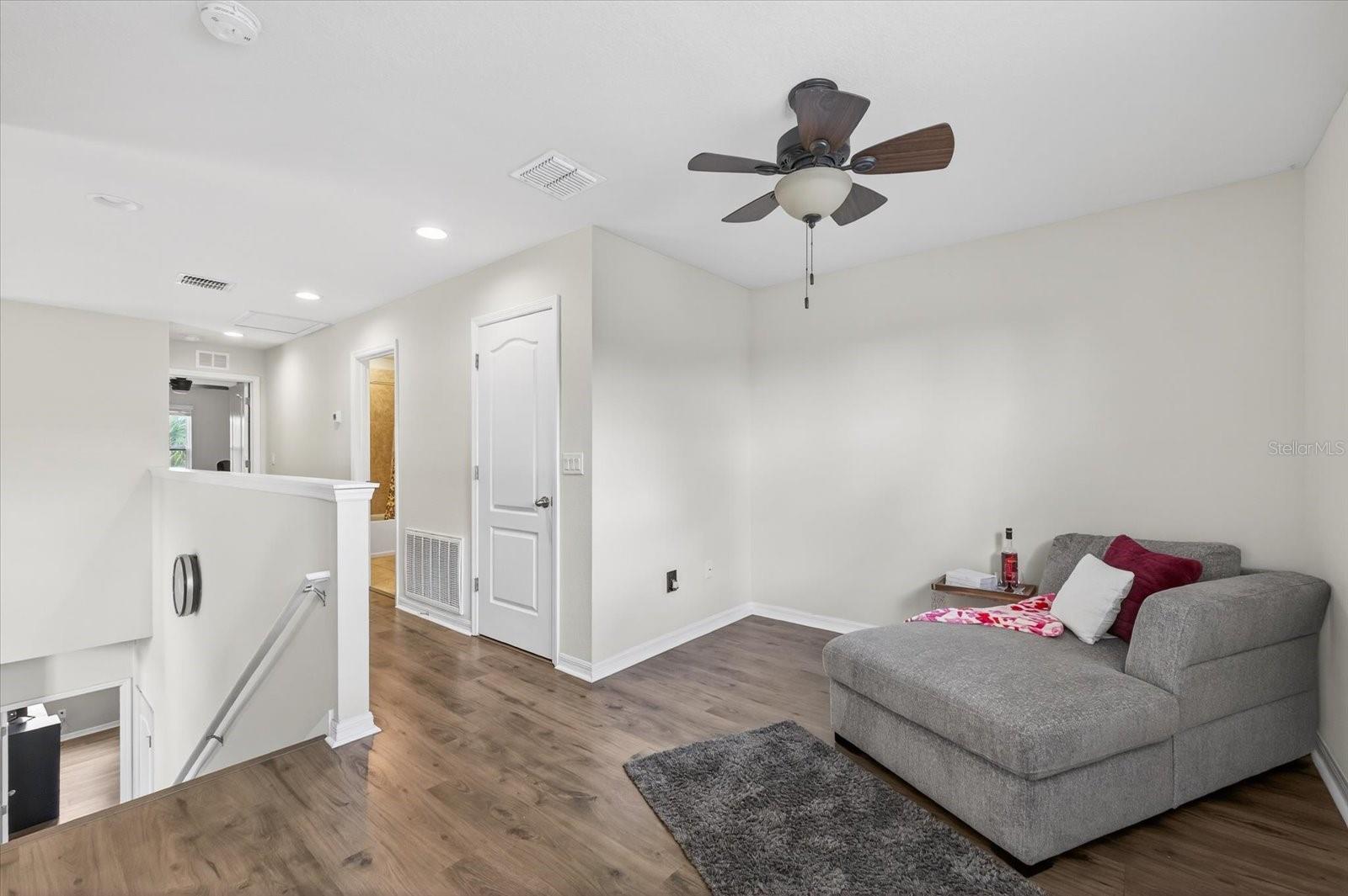 LUCAYA LAKE CLUB TWNHMS PH 2B - Residential