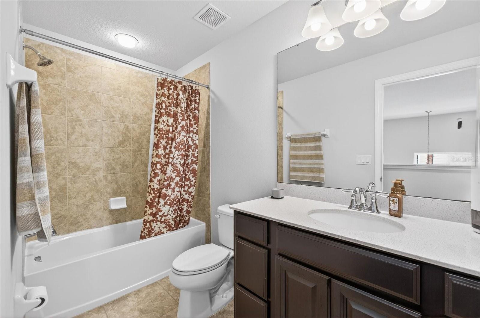 LUCAYA LAKE CLUB TWNHMS PH 2B - Residential