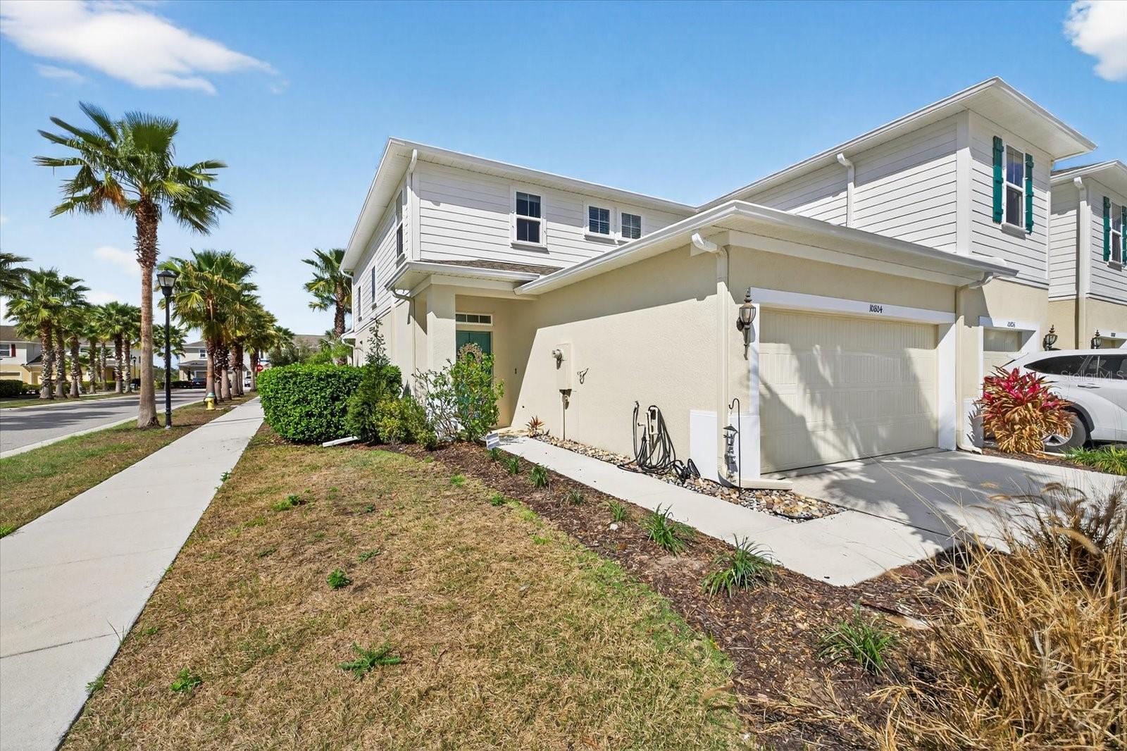 LUCAYA LAKE CLUB TWNHMS PH 2B - Residential