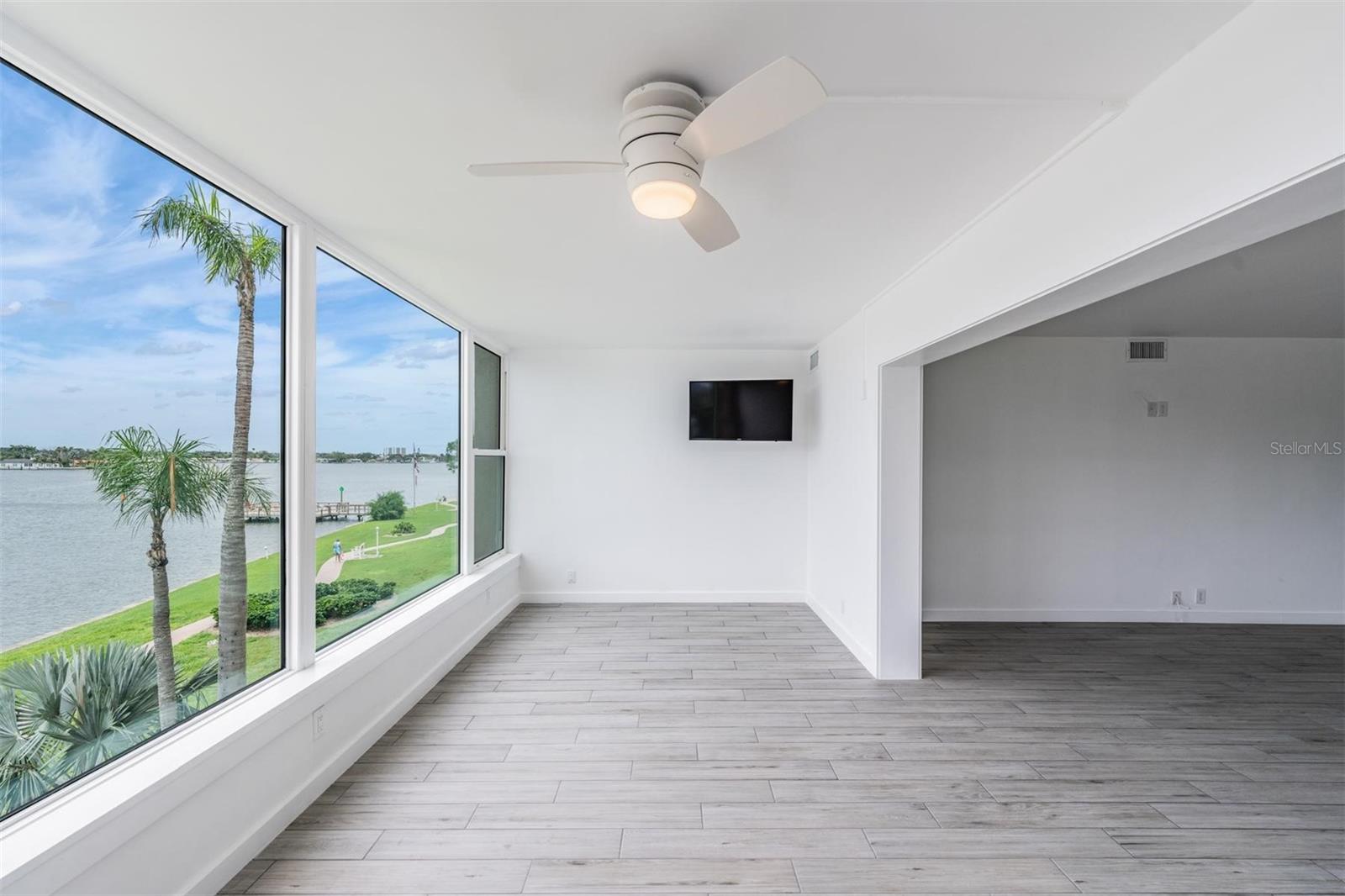 1847 SHORE DRIVE S 301