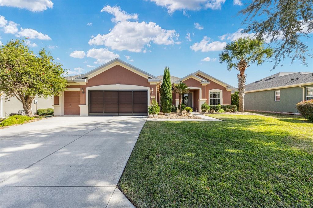 Photo of 9435 SW 71st Loop, Ocala, FL 34481 (MLS # OM715381)