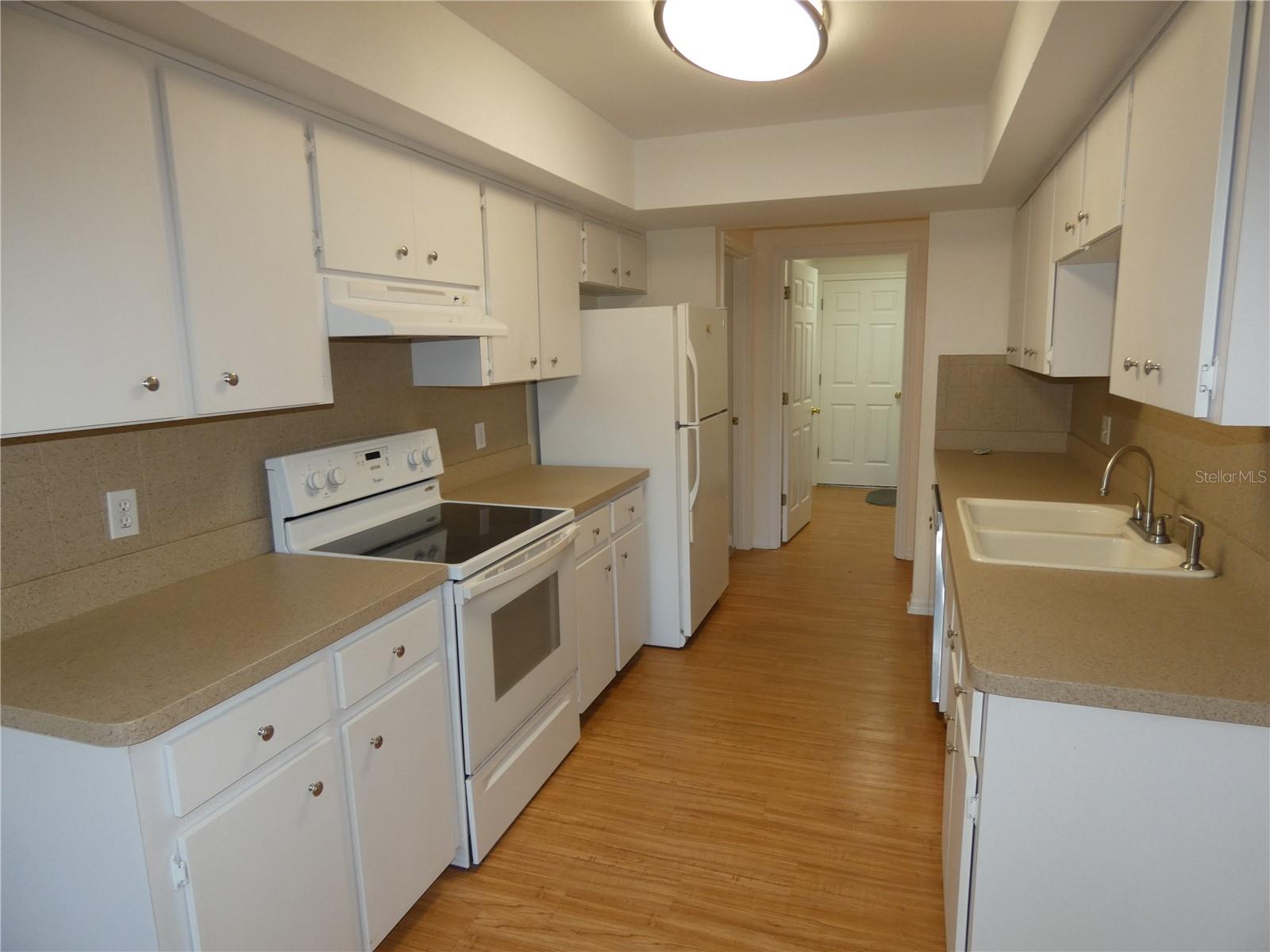 RAINBOW SPGS COUNTRY CLUB ESTATE - Residential