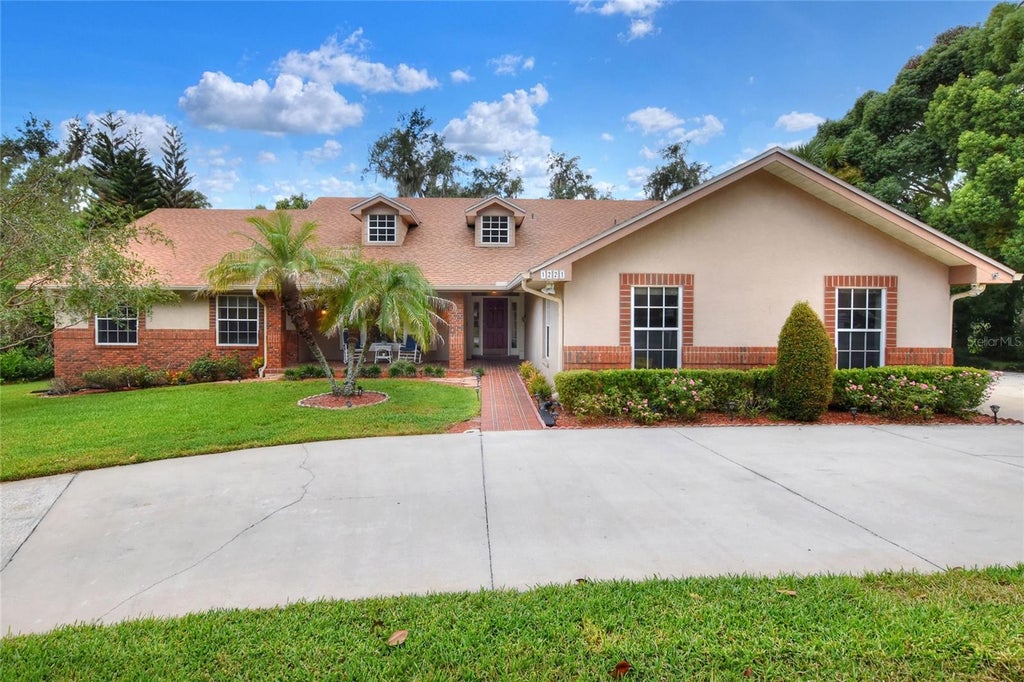 Photo of 1221 E Edgewood Dr, Lakeland, FL 33803 (MLS # L4964711)