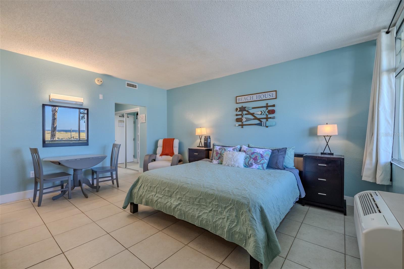 ISLAND RESORT AT MARINERS CLUB - Residential