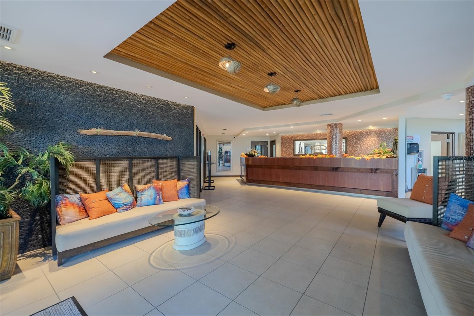 ISLAND RESORT AT MARINERS CLUB - Residential