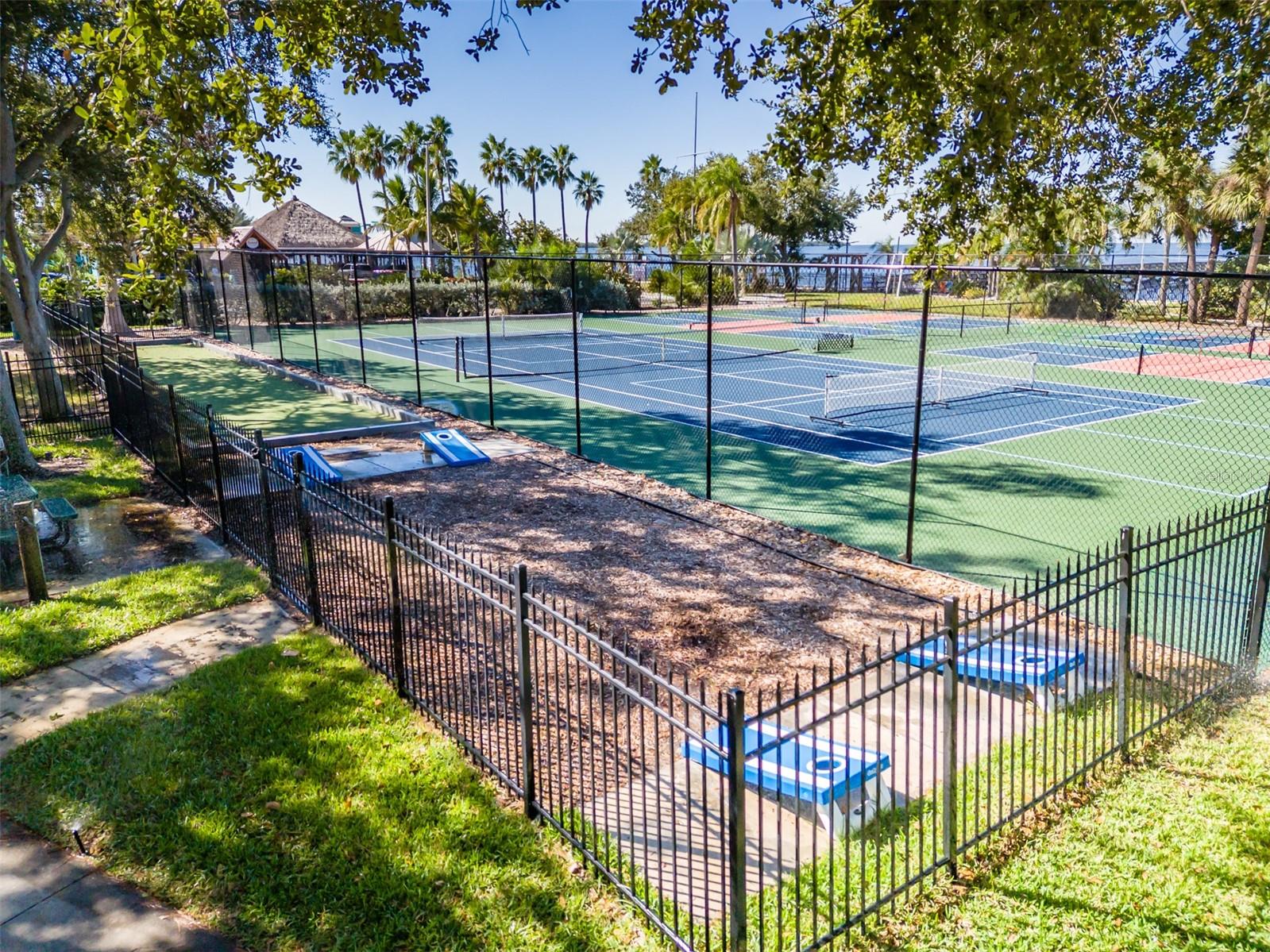 ISLAND RESORT AT MARINERS CLUB - Residential