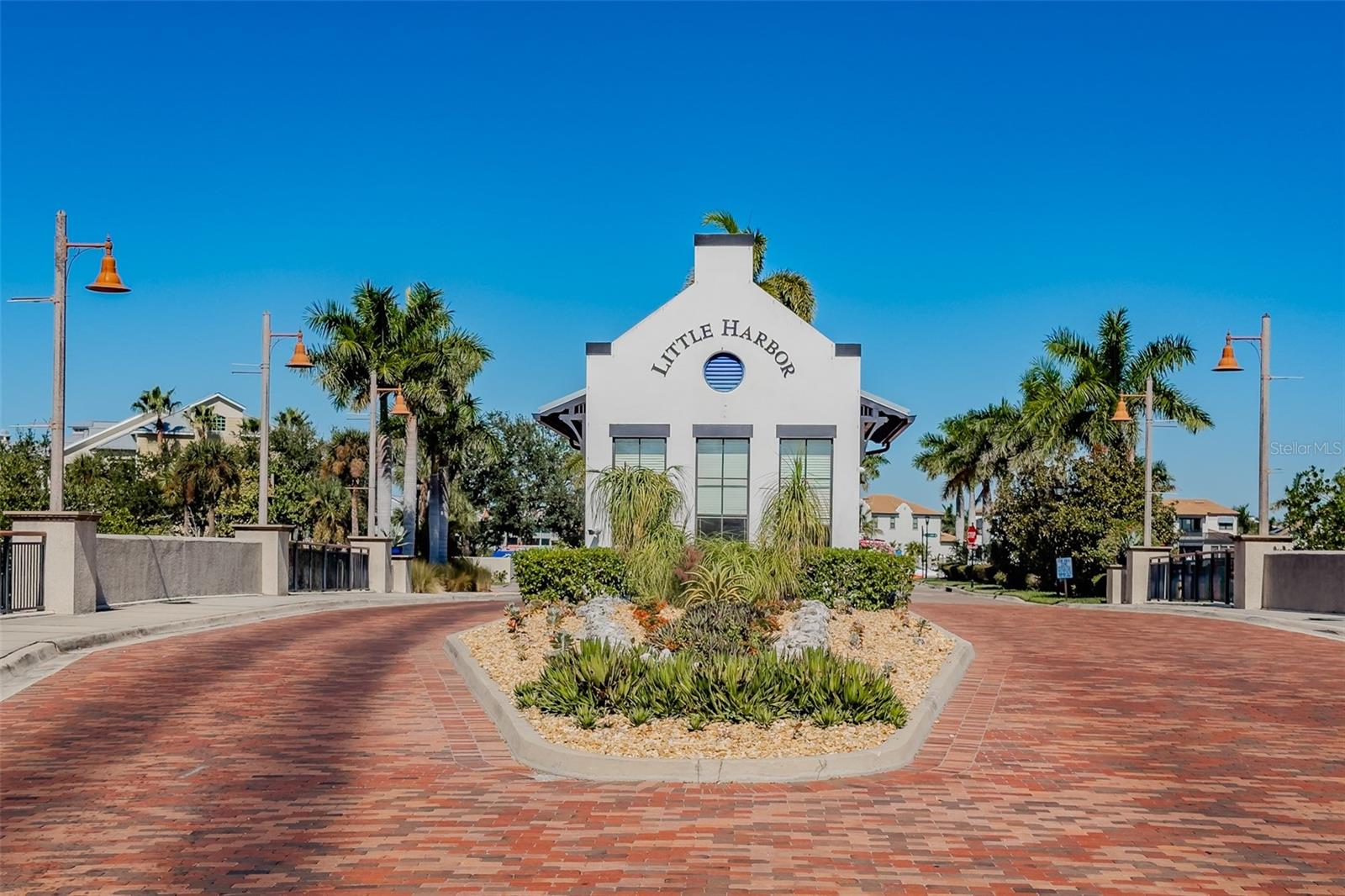 ISLAND RESORT AT MARINERS CLUB - Residential