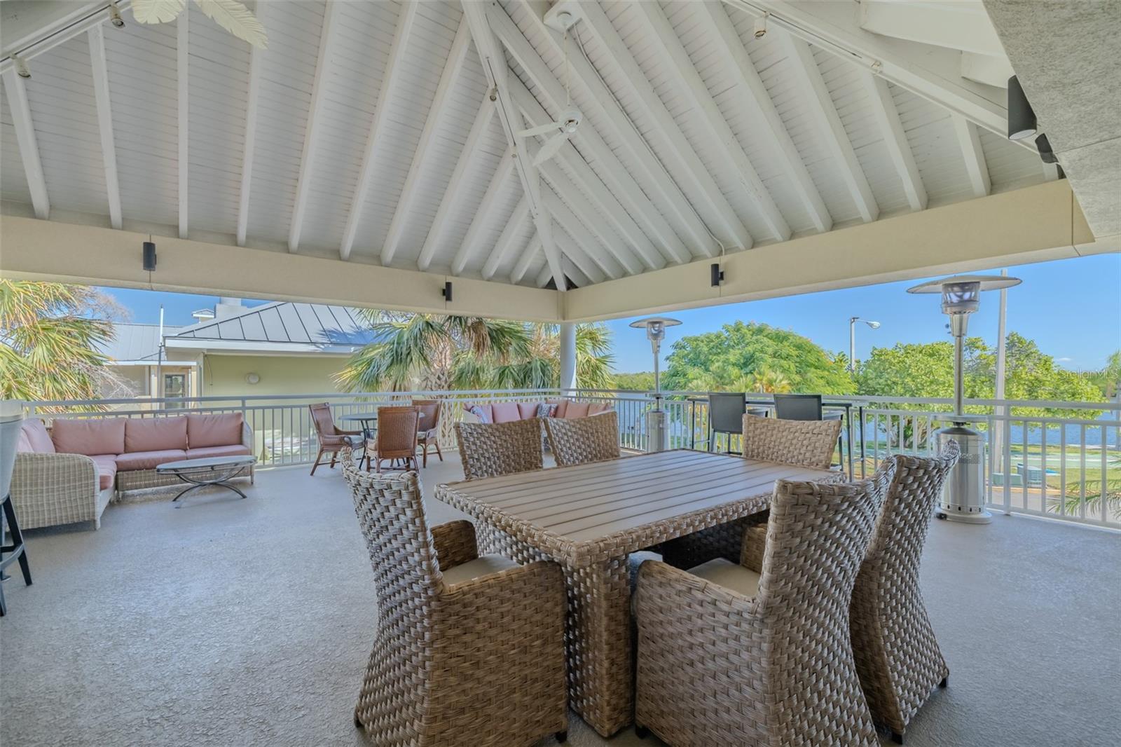 ISLAND RESORT AT MARINERS CLUB - Residential