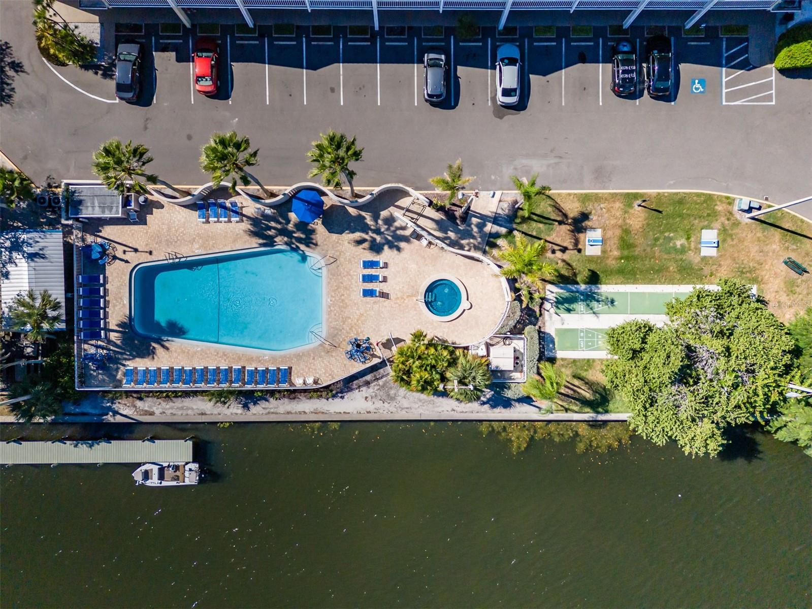 ISLAND RESORT AT MARINERS CLUB - Residential