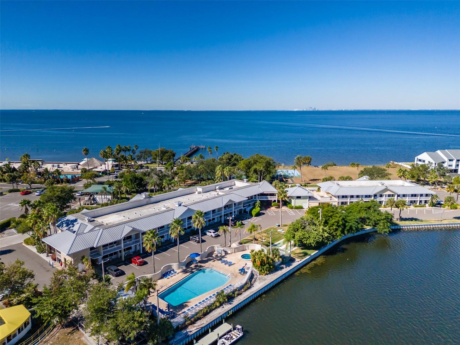 ISLAND RESORT AT MARINERS CLUB - Residential