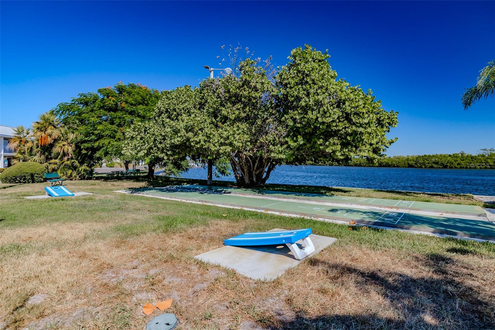 ISLAND RESORT AT MARINERS CLUB - Residential