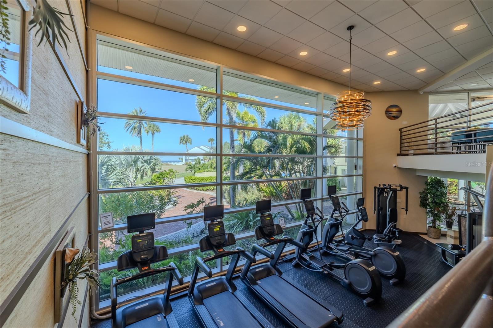 ISLAND RESORT AT MARINERS CLUB - Residential