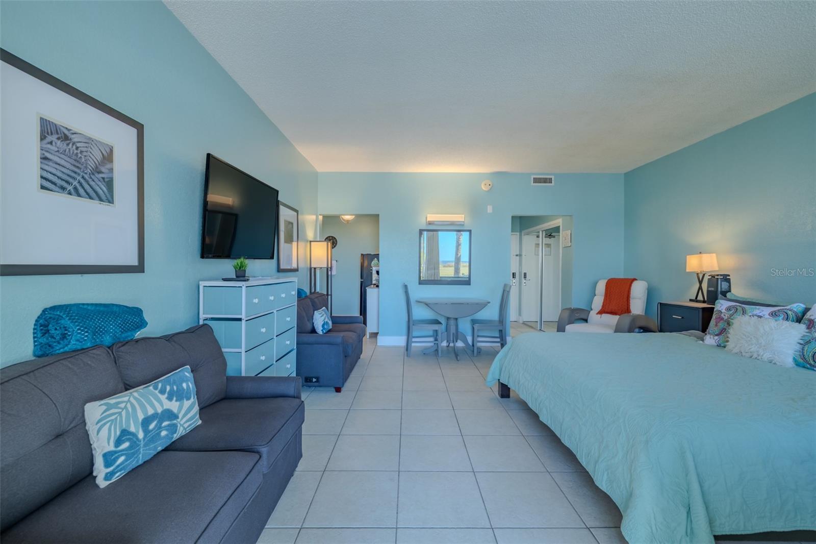 ISLAND RESORT AT MARINERS CLUB - Residential