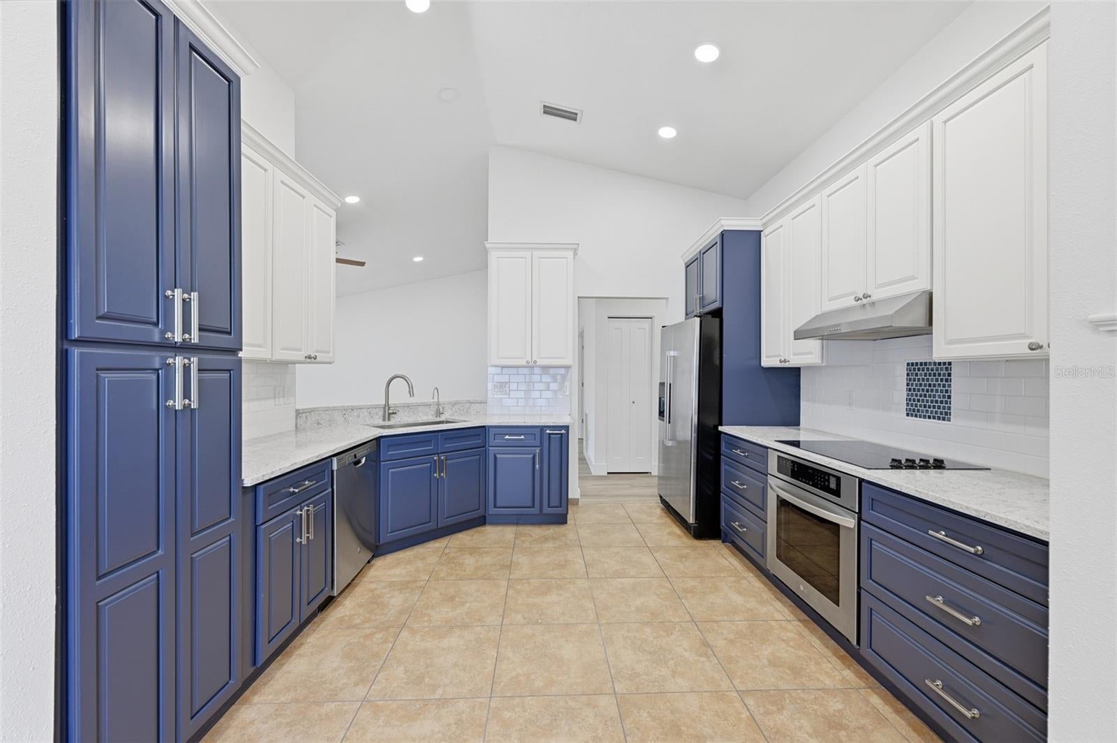 1307 FLAXWOOD AVENUE