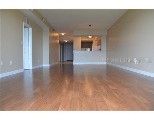 PROMENADE PH 01 - Residential Lease
