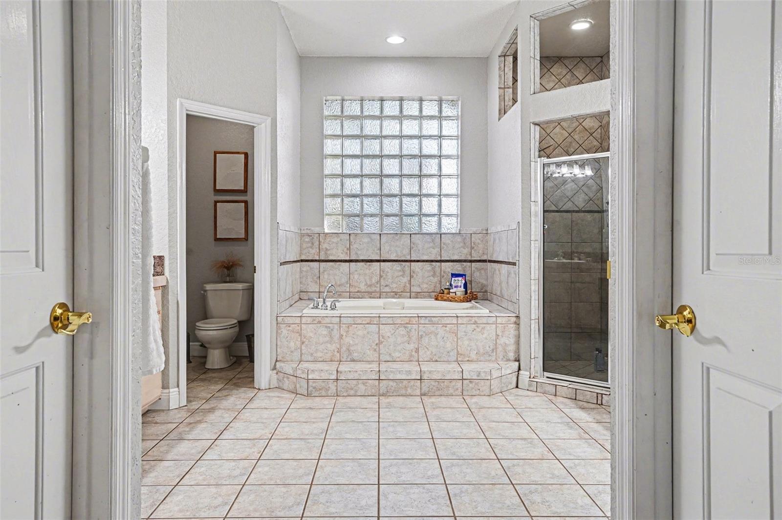 LAKEVIEW LANDINGS - Residential