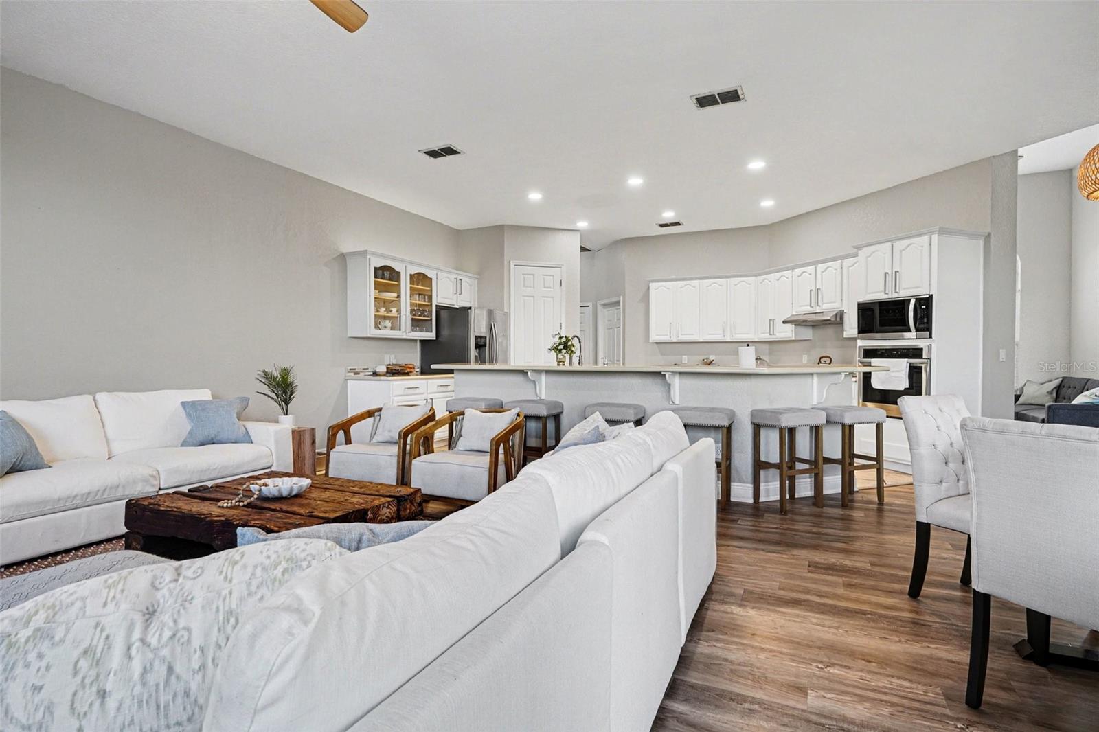 LAKEVIEW LANDINGS - Residential