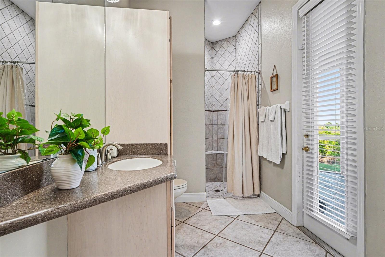 LAKEVIEW LANDINGS - Residential