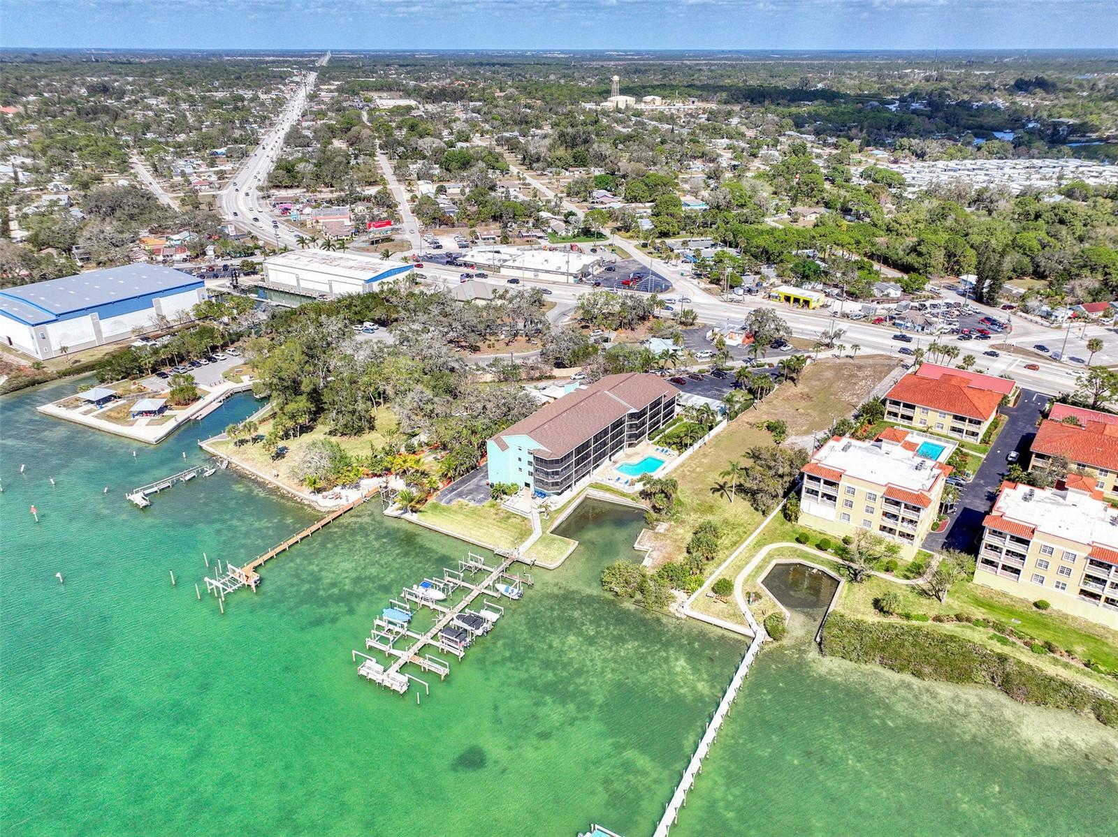 SUNSET BAY - Land
