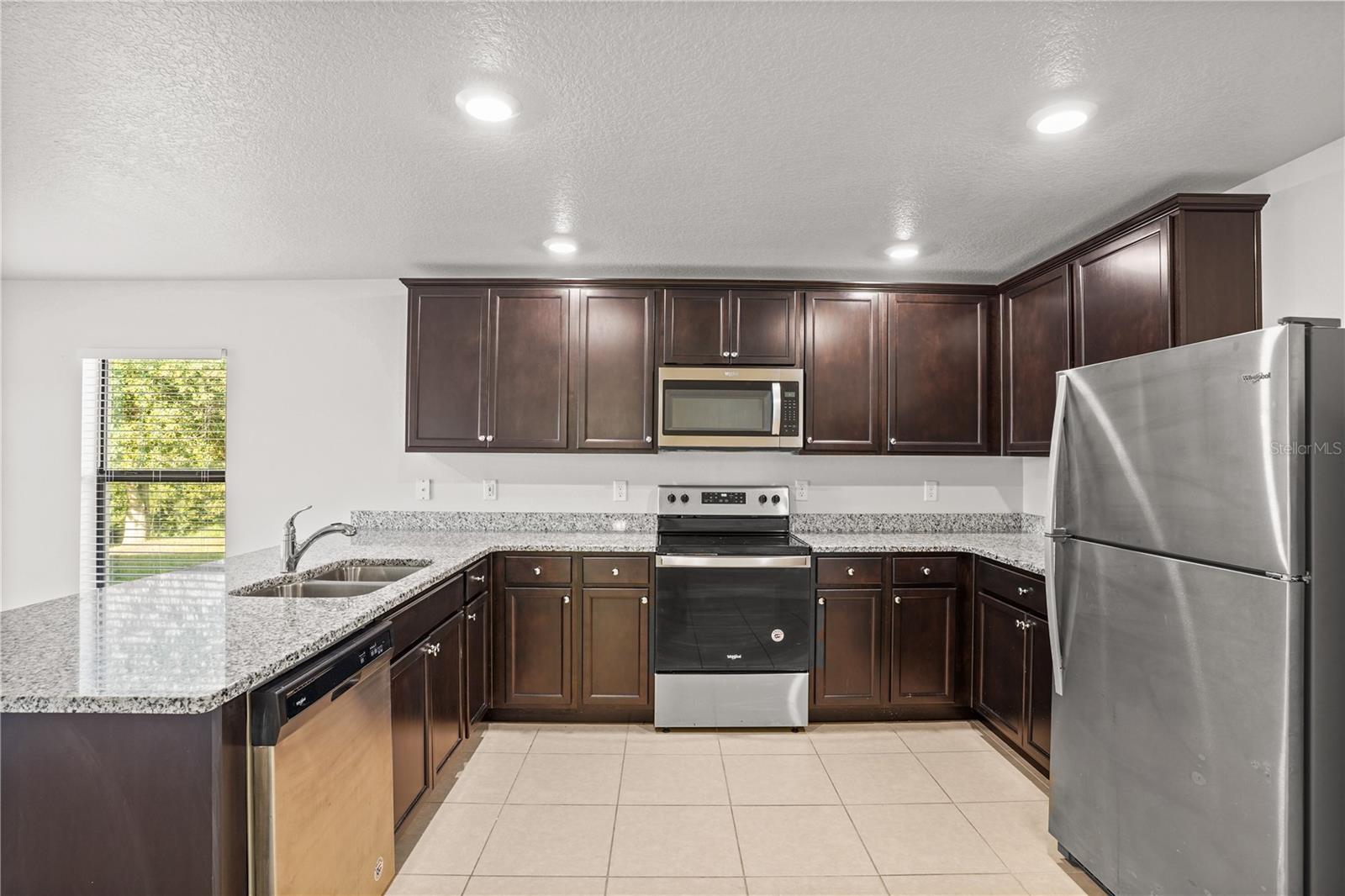 MASCOTTE LAKE JACKSON RIDGE PH 02 - Residential