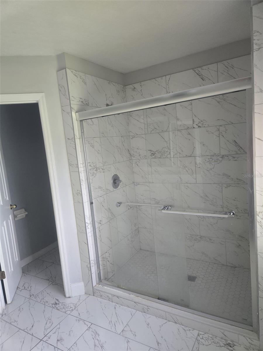 JASMINE POINTE AT CRESCENT LAKES - Residential Lease